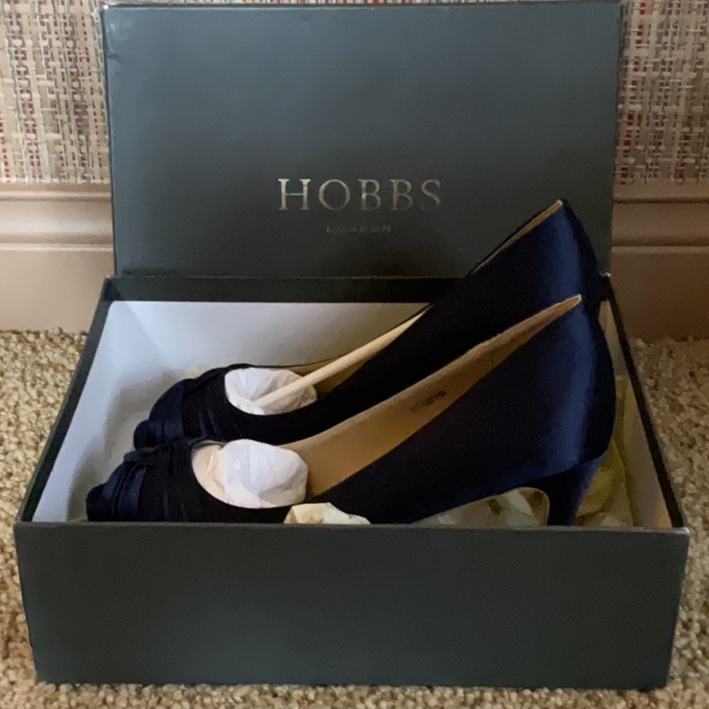 NWT Hobbs London Navy Peep Toe Heels